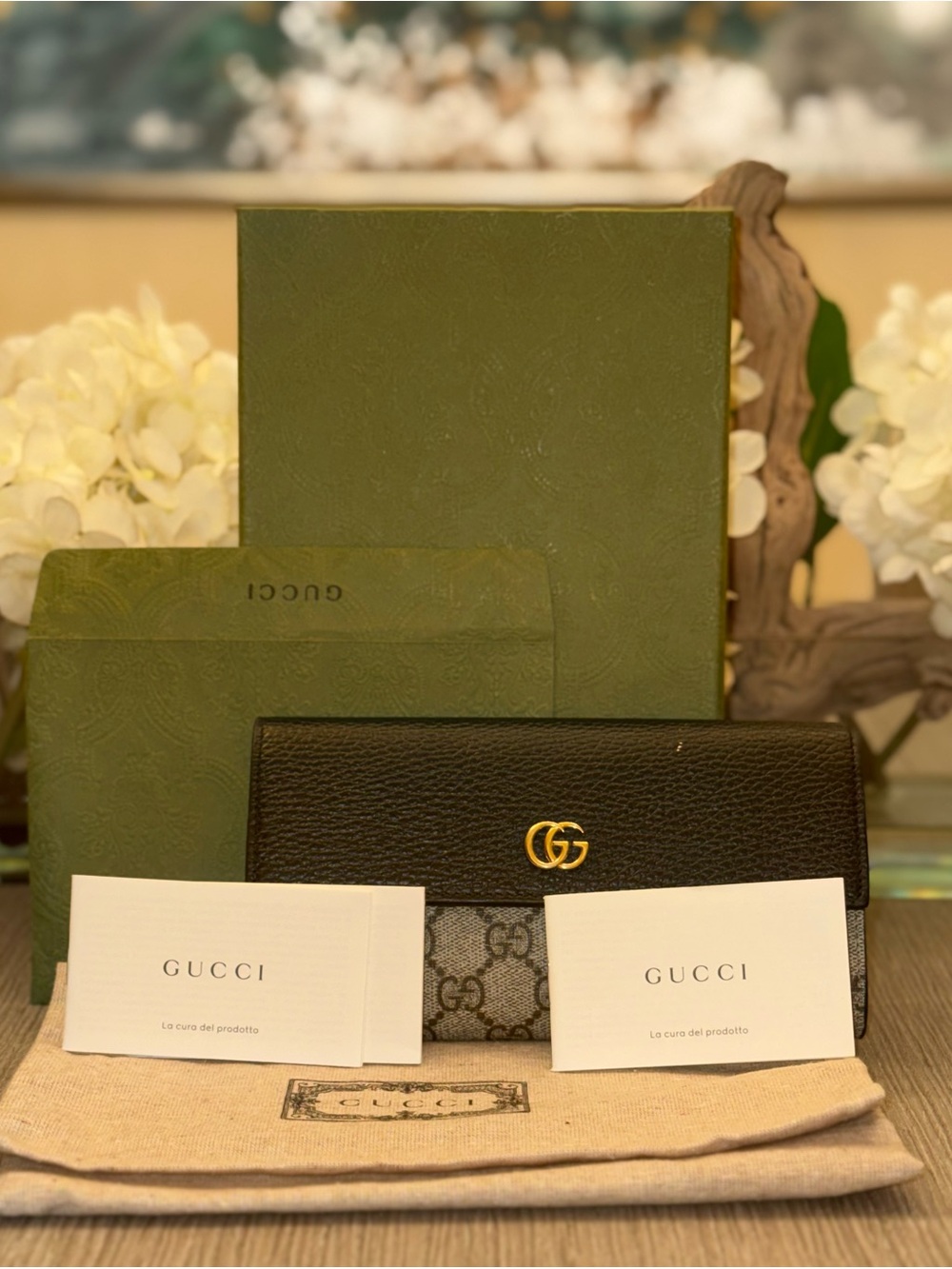 Gucci Beige & Black GG Monogram Continental Wallet